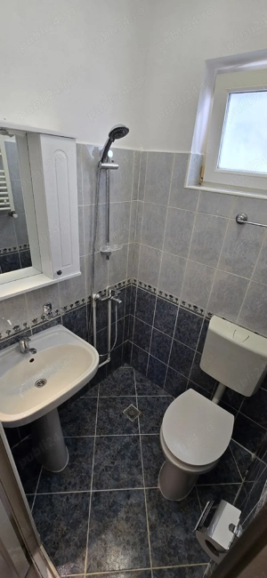 La 5 minute de stația de metrou Eroii Revolutiei  - imagine 6