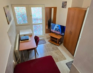 La 5 minute de stația de metrou Eroii Revolutiei  - imagine 5