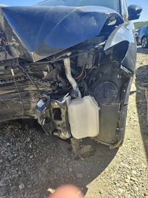 T-Roc avariat frontal - imagine 4