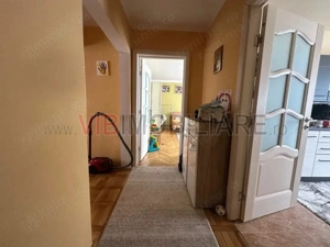  3 camere, doua balcoane, etaj 3, Sagului