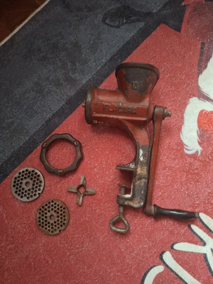 Masina de tocat vintage Flacăra nr 10