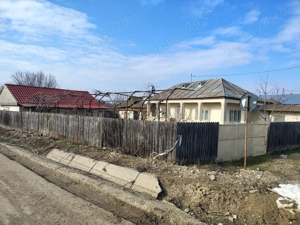 De vânzare proprietate cu doua imobile - imagine 2