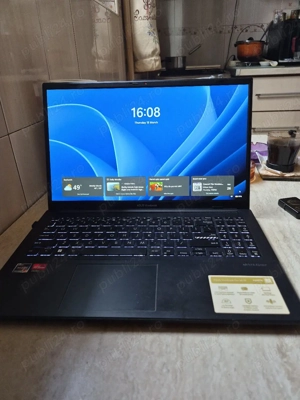 Vând laptop Asus Vivobook 