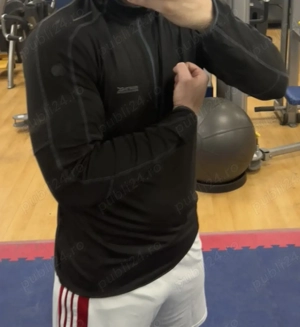 Tânăr dotat pentru doamne,domnisoare sau cupluri 