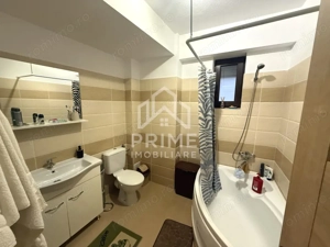 Apartament 2 camere de vânzare | Parter înalt | Balcon închis | Parcare privată - imagine 3