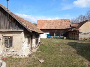 casă cu anexe, grădină, livadă, în centrul loc. Lisnău - imagine 4