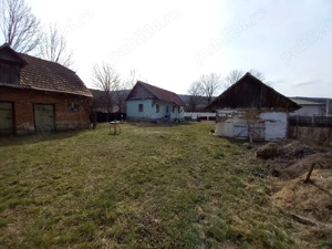 casă cu anexe, grădină, livadă, în centrul loc. Lisnău - imagine 3