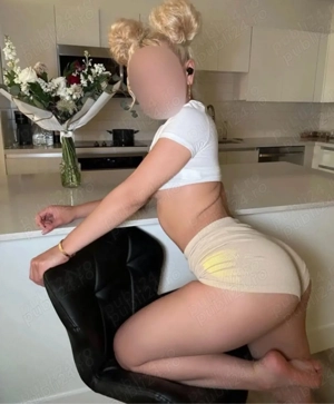 Azi am ajuns Te astept pe la mine