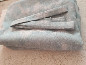 Vând 2 bucati draperii 