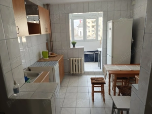 Proprietar inchiriez 3 camere Liviu Rebreanu, Titan, 500 eur - imagine 6