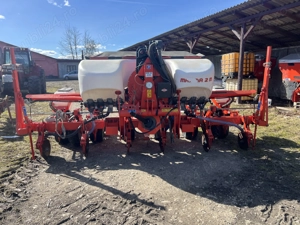 Vând două semănători Kuhn Maxima 2