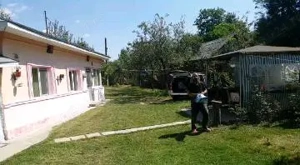 vand casa la curte com poeni ,sat catunu - imagine 2
