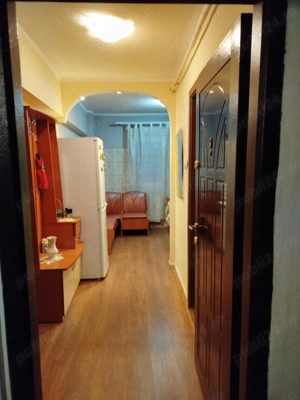 Apartament 2 camere semidecomandat,renovat - imagine 6