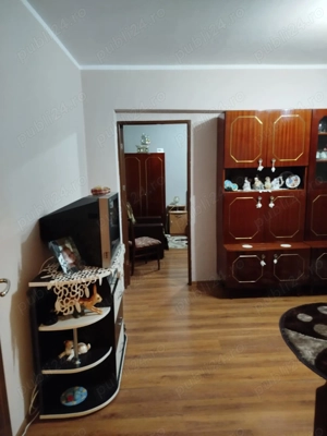 Apartament 2 camere semidecomandat,renovat - imagine 2