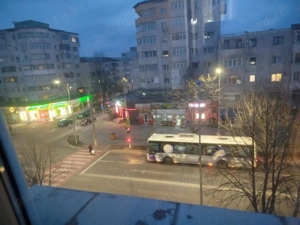 Apartament 2 camere semidecomandat,renovat - imagine 9