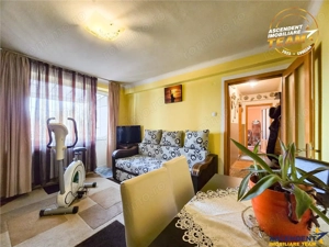 Decomandat apartament cu 2 camere, Lenin, Sfantu Gheorghe - imagine 4