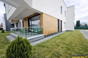 Rezidenta cu vibe de vacanta, mobilata, accesorizata cu terasa, boxa si parcare - imagine 2