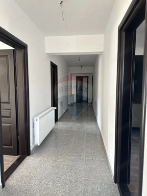 Spațiu comercial de 810 mp de închiriat - imagine 5