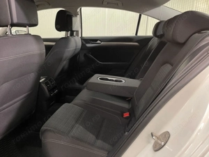 Volkswagen Passat - imagine 11