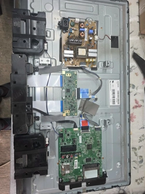 Dezmembrez tv LG 32lh530v