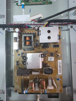 Dezmembrez tv Toshiba 32av933g