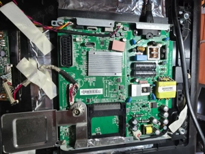 Dezmembrez tv Philips 32pfl3088h