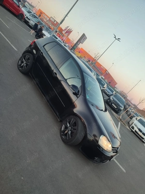 vând golf 5 motor de 1 9 diesel 6 trepte full piele 