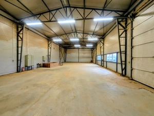 Hala de 250 mp cu un avantaj major la Hodis