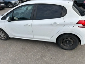 peugeot 208 1.6 hdi euro 6 - imagine 3