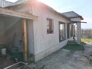   De vanzare casa familiara - imagine 2