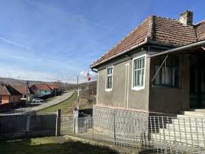 Casa cu teren generos 4000mp, utilitati, acces A10, sat Dumbrava - imagine 2