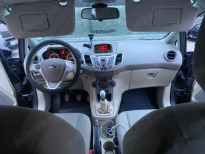Vând Ford fiesta 1.6 diesel 105 CP Cel fiabil și economic   An fabricație 2011   - imagine 2
