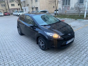 Vând Ford fiesta 1.6 diesel 105 CP Cel fiabil și economic   An fabricație 2011   - imagine 3
