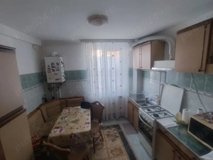 vând apartament 3 camere complet mobilat și utilat  - imagine 3