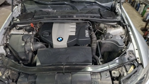   BMW 318d N47 143Cp NFL Euro 4 Manual   KEYLESS ENTRY   KEYLESS GO   Bi-Xenon Adaptive   M-Pack   - imagine 9