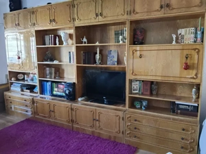 mobila living clasica, spatioasa cu doua dulapuri incluse