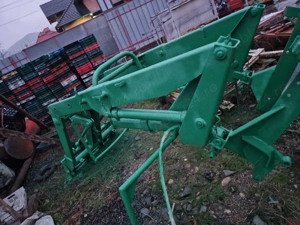 Incarcator frontal ptr u 650 cupa brate incarcare