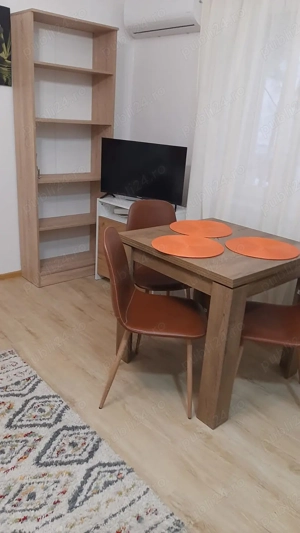 Închiriez garsonieră ultracentral