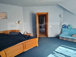 Vilă D+P+M cu teren generos de 1000mp și vedere panoramică ! - imagine 9