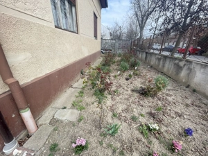 Casa de vanzare cu teren 572 mp si front generos 21 ml - imagine 8