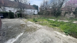 Casa de vanzare cu teren 572 mp si front generos 21 ml - imagine 2