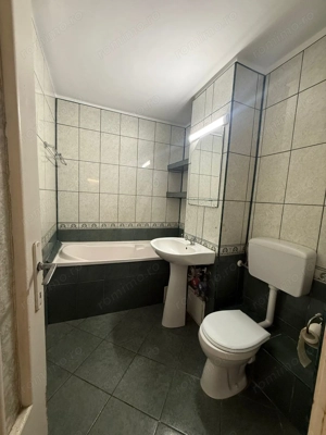 Apartament cu 3 camere  2 bai, decomandat Soarelui - imagine 3