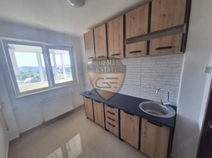 3 camere, Gara, decomandat, etaj 8/10 lift, izolat, renovat, 71mp, balcon 6.4mp - imagine 3