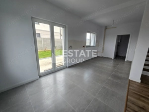 Duplex cu 5 camere despartit prin garaj in Giarmata - imagine 3