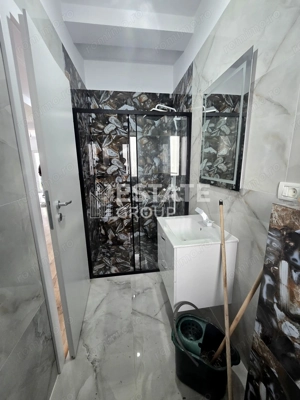 Duplex cu 5 camere despartit prin garaj in Giarmata - imagine 9