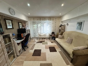 Vand 3 camere Decomandat  zona Centrala 