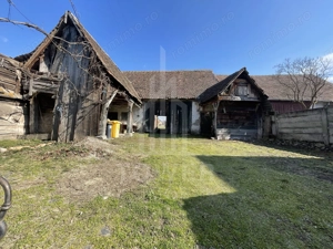 Casă individuală | 2 corpuri | Șură și anexe | teren 1460 mp – Porumbacu De Jos - imagine 7