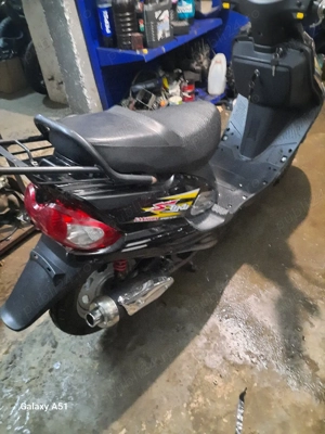 Vând scuter suzuki 125cc  - imagine 5