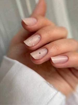 Manichiură gel & semi   Cartier Noua