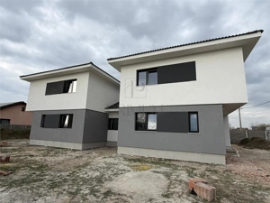 Duplex la asfalt - separat prin camara - 5 camere